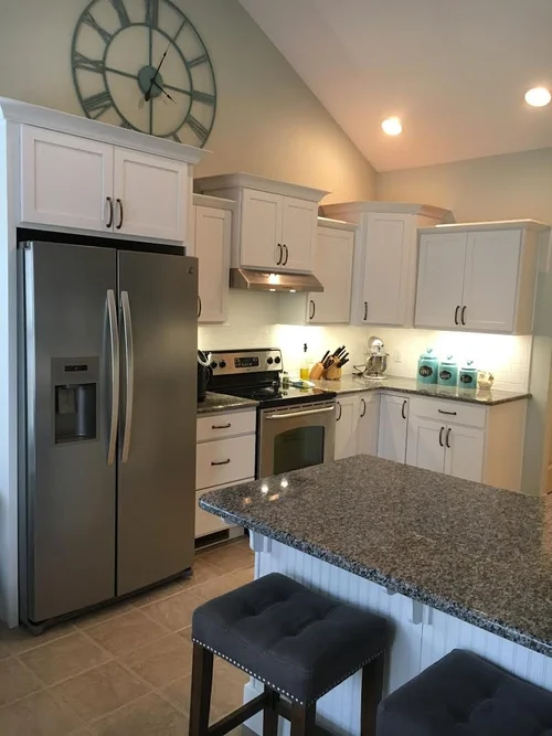 Beautiful countertop and cabinet combination by CBS Cabinets in Southwest Missouri